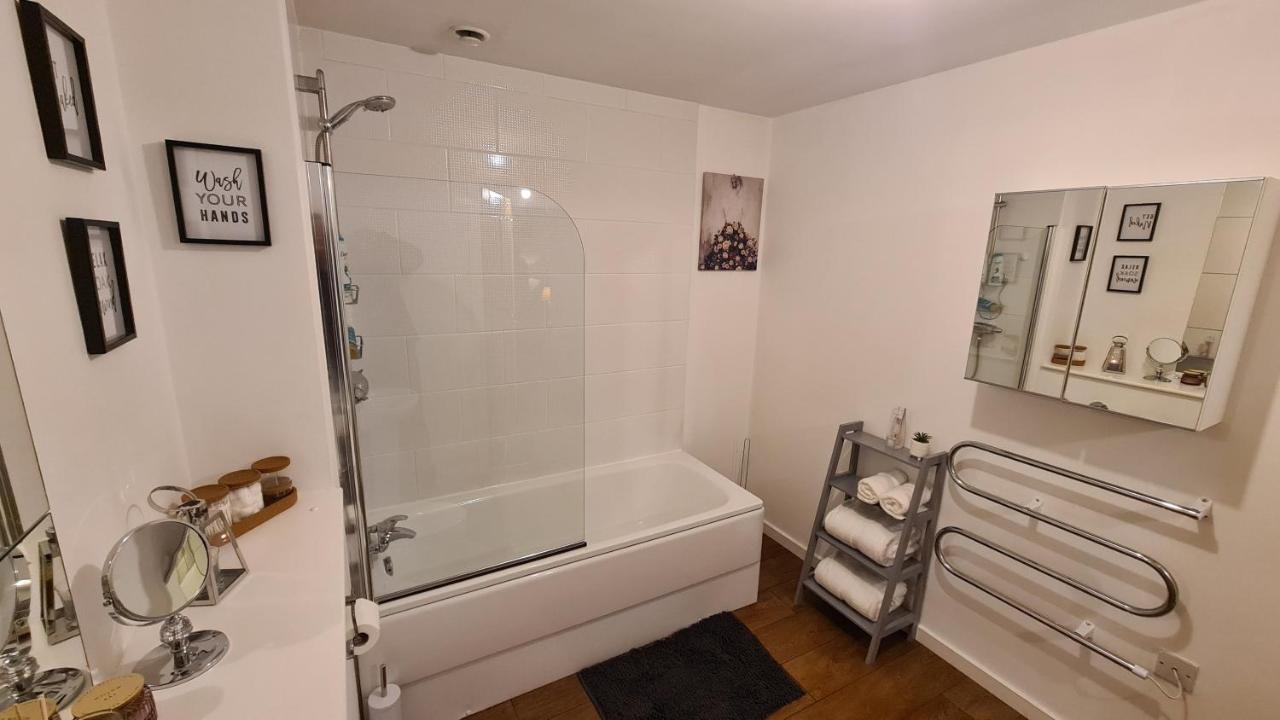 Luxury 2 Bed Apt With Free Wi-Fi & Parking Manchester Eksteriør billede